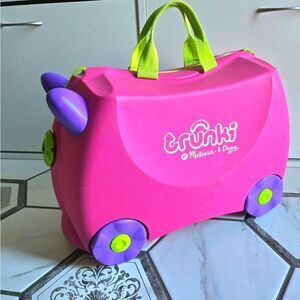 Melissa & Doug Pink and Purple Trunki Ride-On Suitcase